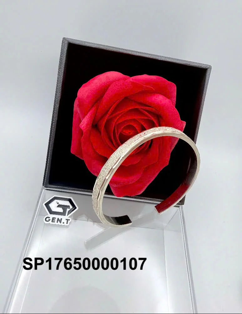 Nhẫn bạc trang sức