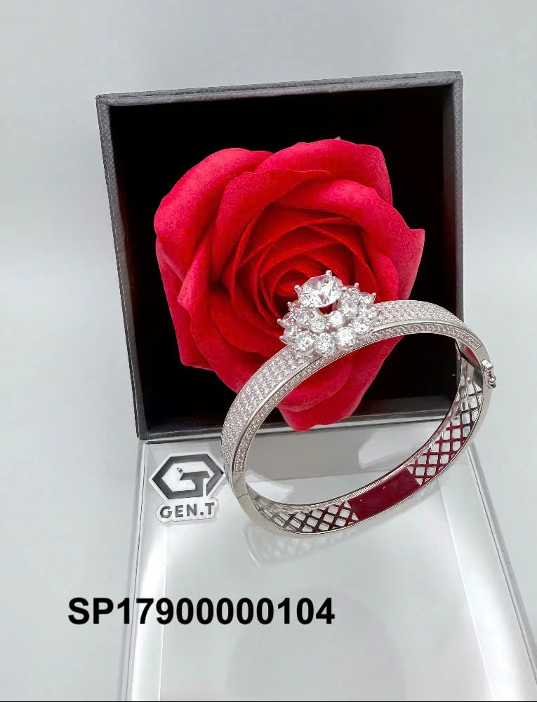 Nhẫn bạc trang sức