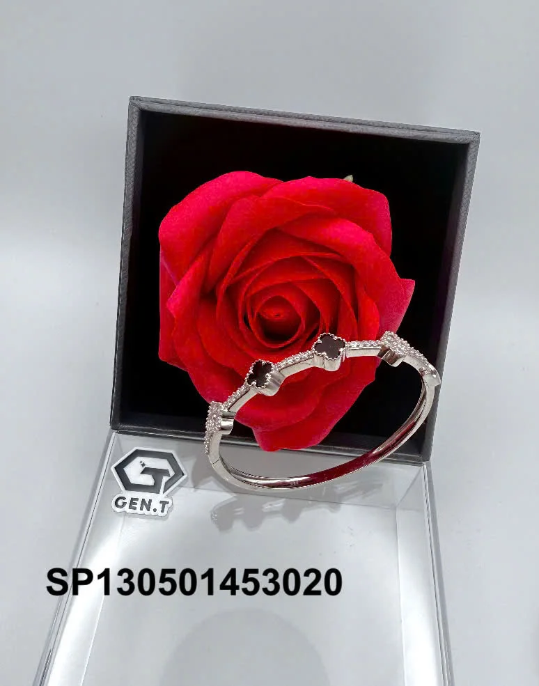 Nhẫn bạc trang sức