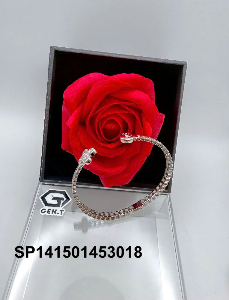 Nhẫn bạc trang sức