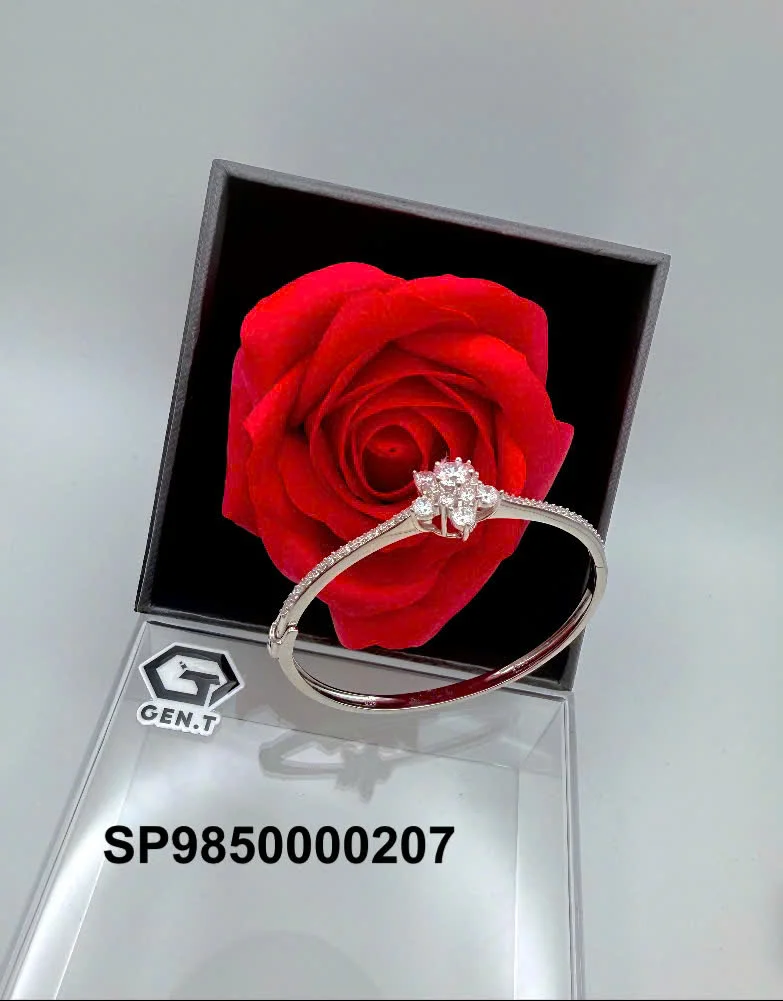 Nhẫn bạc trang sức